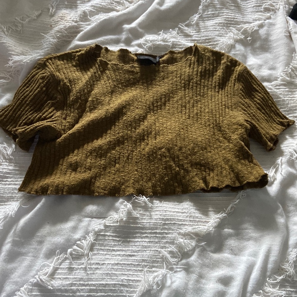 UO crop t-shirt